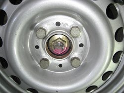 Rueda montada provionalmente para probar en carretera.jpg