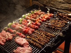 img_como_encender_una_barbacoa_de_carbon_26165_orig.jpg img_como_encender_una_barbacoa_de_carbon_26165_orig.jpg