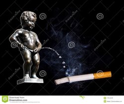 manneken-pis-que-hace-pis-al-cigarrillo-17010479.jpg