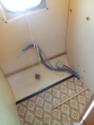 Baño desmontado.jpg Baño desmontado.jpg