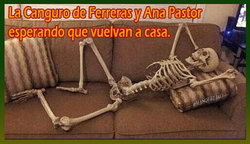 Antonio Ferreras, Ana Pastor, Canguro, Esqueleto, Sofa, Tiempo.jpg