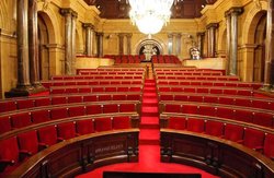 Parlament, Puigdemont, Vacio, Escondido, Escondite.jpg