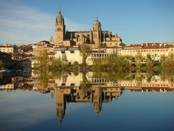 1200px-Catedral_Salamanca.jpg