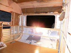 estructura madera caravana.jpg