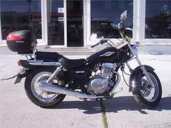 suzuki-marauder-250_fs130070.jpg