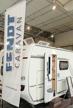 Salon Caravaning02.jpg