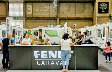 Salon Caravaning03.jpg