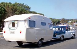 1960s-franklin-fibreglass-caravan-1-blog.jpg