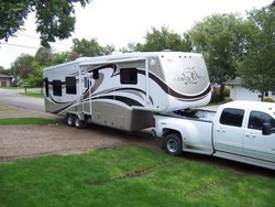 1326224974_298540983_1-Pictures-of--2011-Mobile-Suites-5th-Wheel-Trailer.jpg