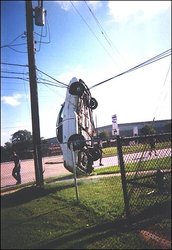 coche colgado.jpg