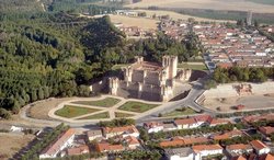 t_castillo%2Bde%2Bcoca%2Bdesde%2Barriba[1].jpg