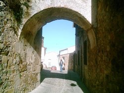 Al que diseño esta calle no le duelen las muelas.jpg