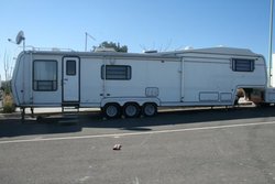 1275237531_96920292_3-vendo-caravanatrailer-americano-precio-20000-tratable-Roulotes-campers-car.jpg