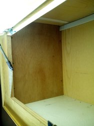 radio interior cerrado.jpg